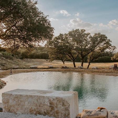 Willa Hummingbird Haus - Hill Country Views On 20 Acres With Firepit Spring Branch Zewnętrze zdjęcie